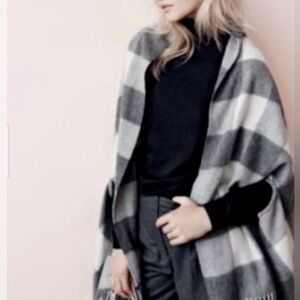 J. Crew Wool Blend Buffalo Plaid Relaxed Cape Fringe Scarf Shawl Preppy Grey OS